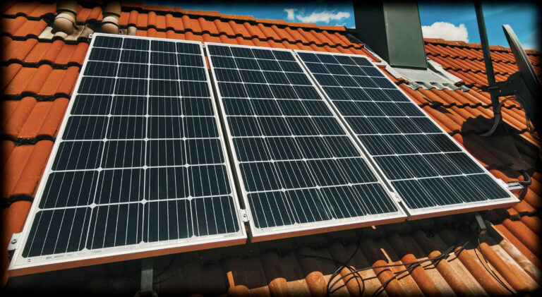 BV Kaiser - 70771 Leinfelden-Echterdingen edvanture PVmini 600 mit 0,585 kWp Montageort: Ziegeldach